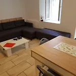 ホームステイ Lourdes Guest House ルルド