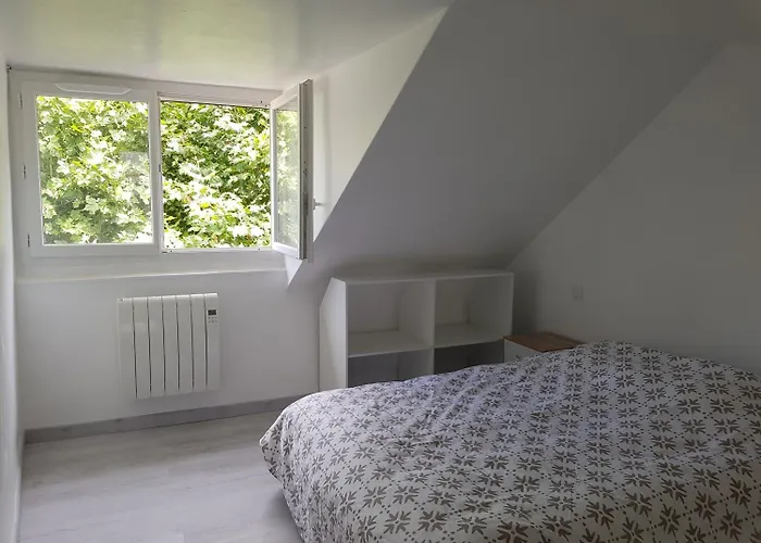 Lourdes Guest House ホームステイ *