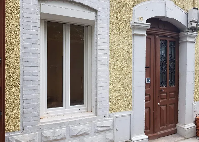 Lourdes Guest House ホームステイ *