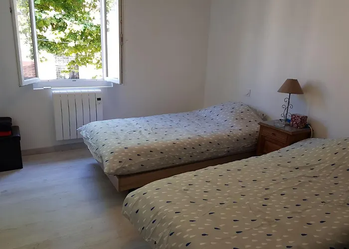 Lourdes Guest House ホームステイ *